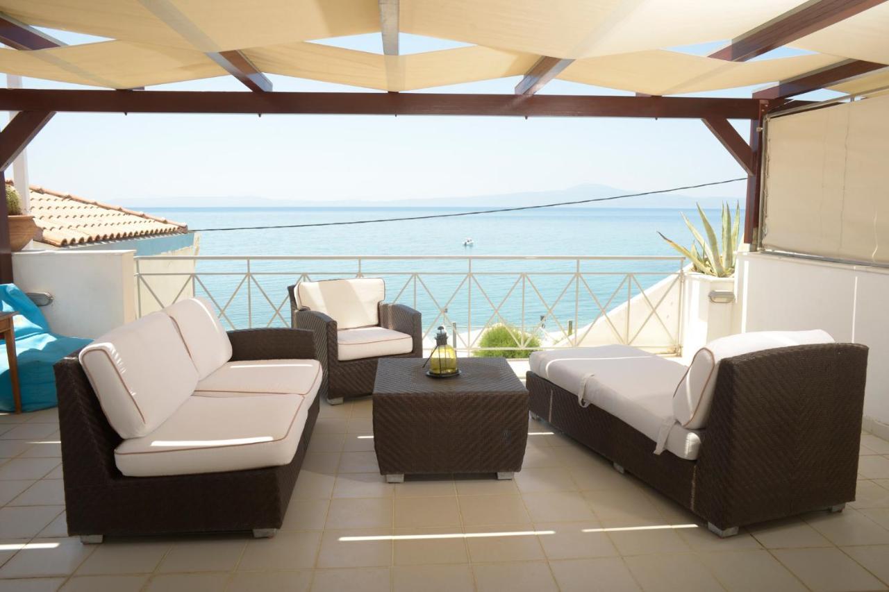 Agali 2 Superior Mezonet Front Of The Sea Apartment Akrogiali Bagian luar foto