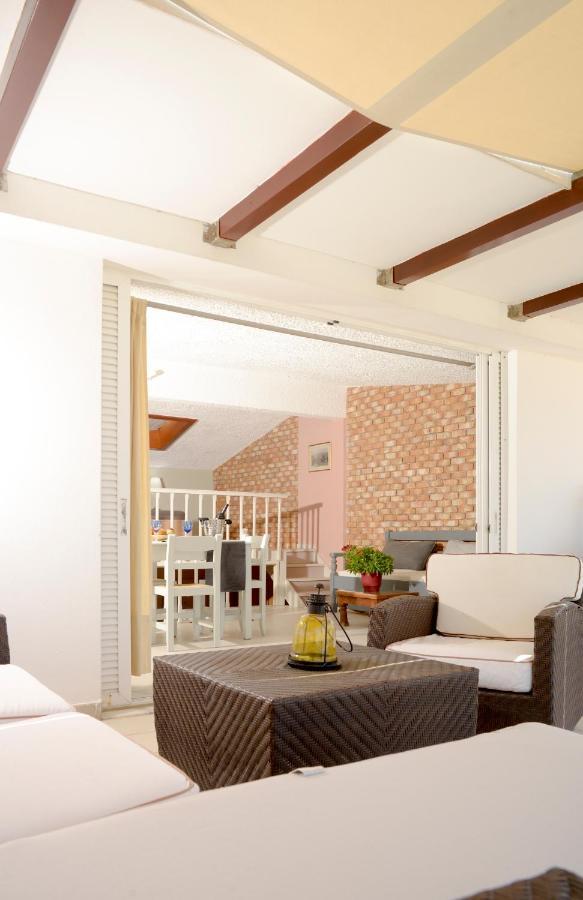 Agali 2 Superior Mezonet Front Of The Sea Apartment Akrogiali Bagian luar foto