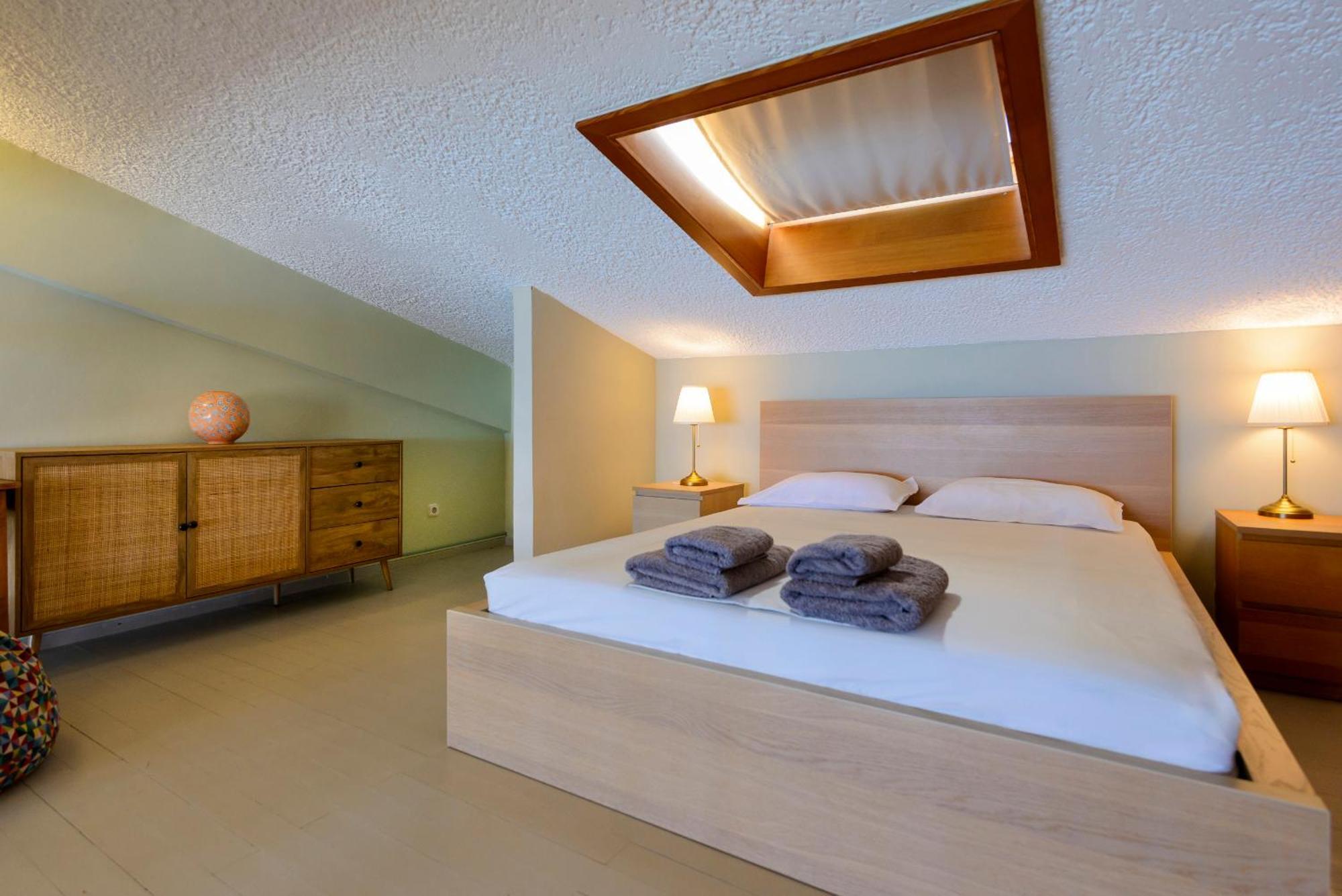 Agali 2 Superior Mezonet Front Of The Sea Apartment Akrogiali Bagian luar foto