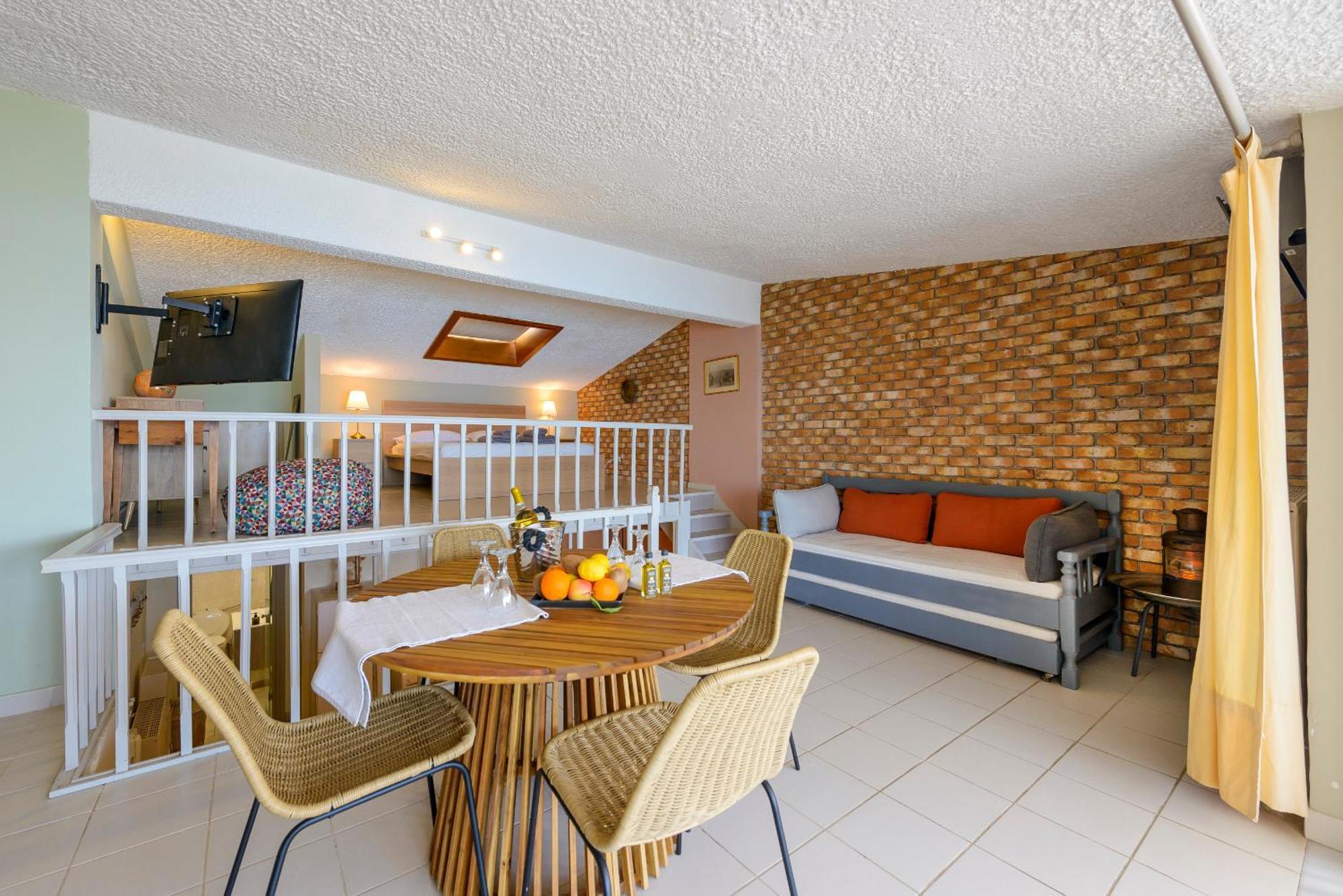 Agali 2 Superior Mezonet Front Of The Sea Apartment Akrogiali Bagian luar foto
