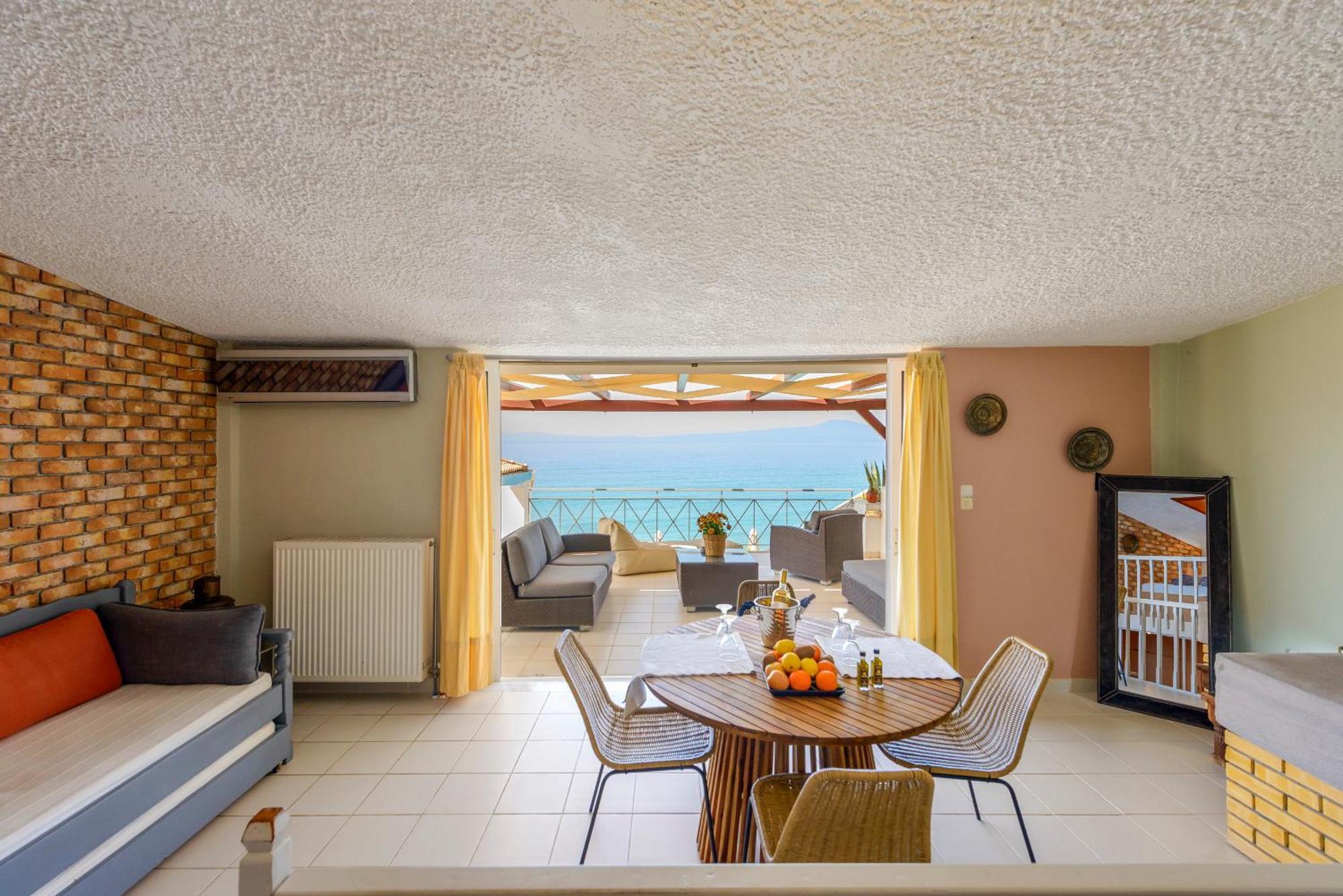 Agali 2 Superior Mezonet Front Of The Sea Apartment Akrogiali Bagian luar foto