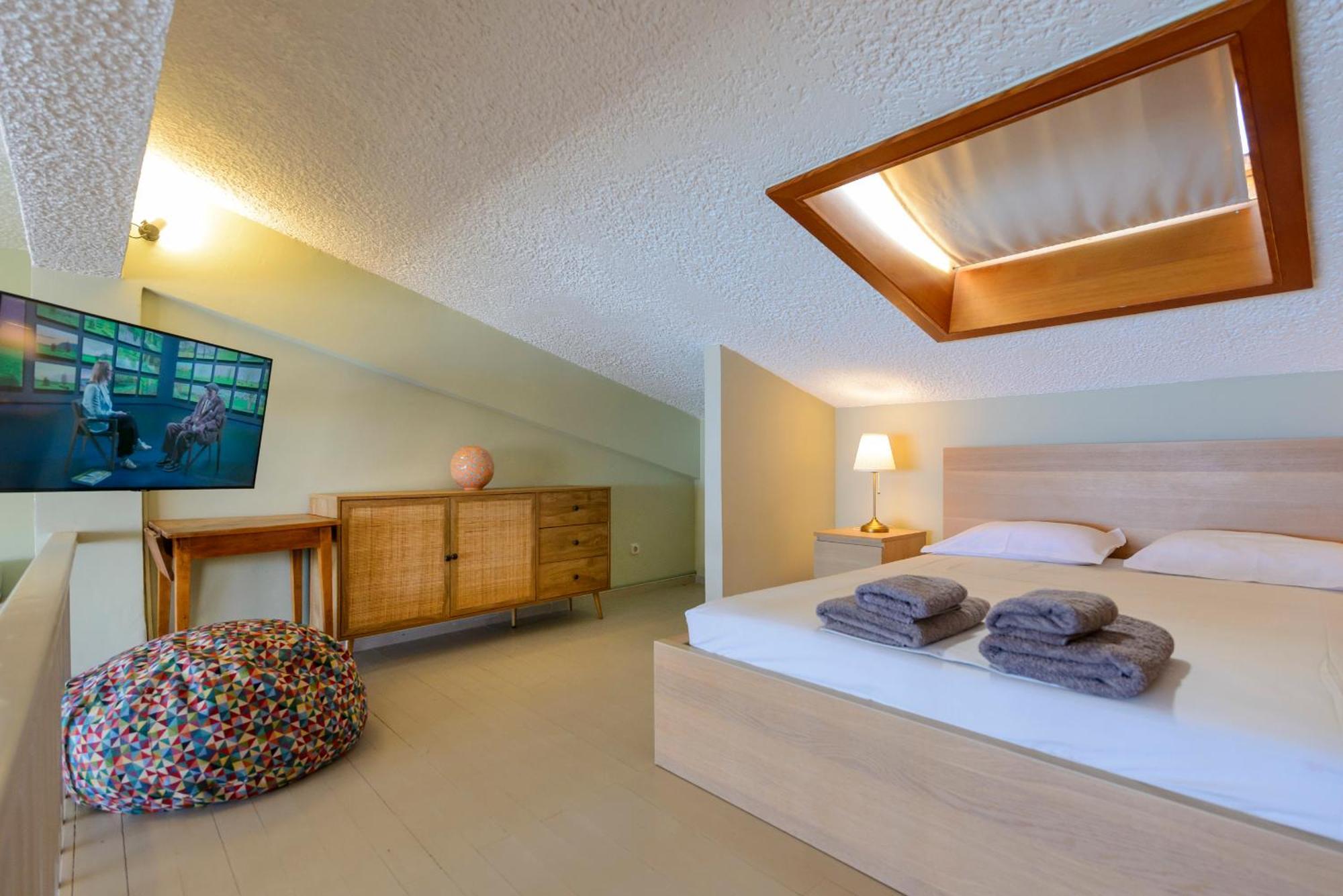 Agali 2 Superior Mezonet Front Of The Sea Apartment Akrogiali Bagian luar foto